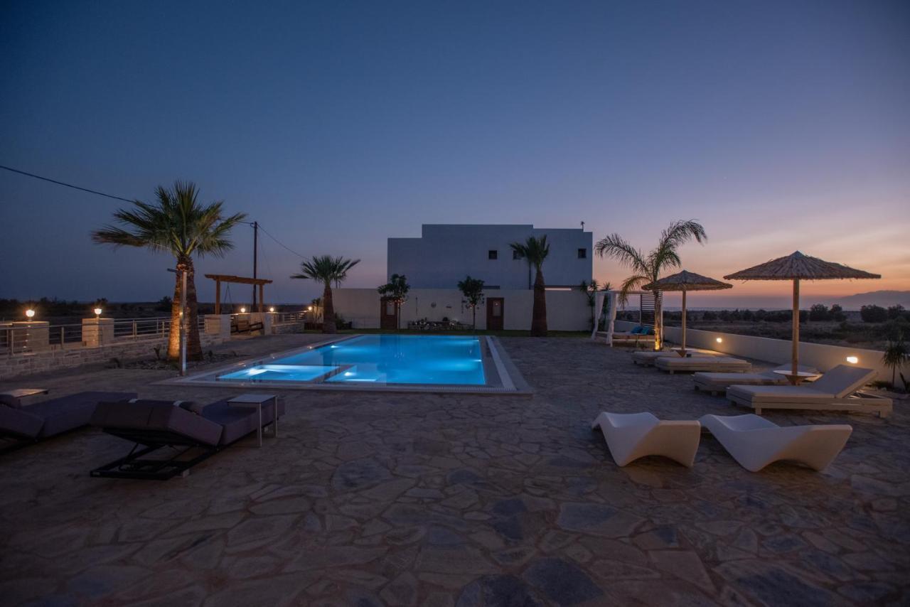 Villa Pnoe Seaside Kalamaki  Exterior photo