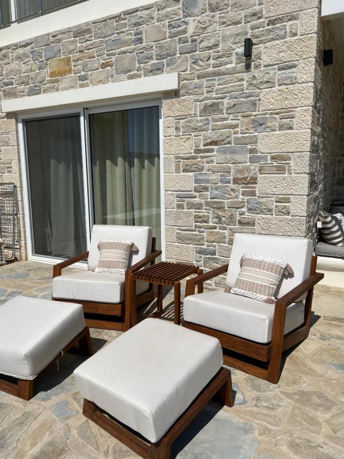 Villa Pnoe Seaside Kalamaki  Exterior photo